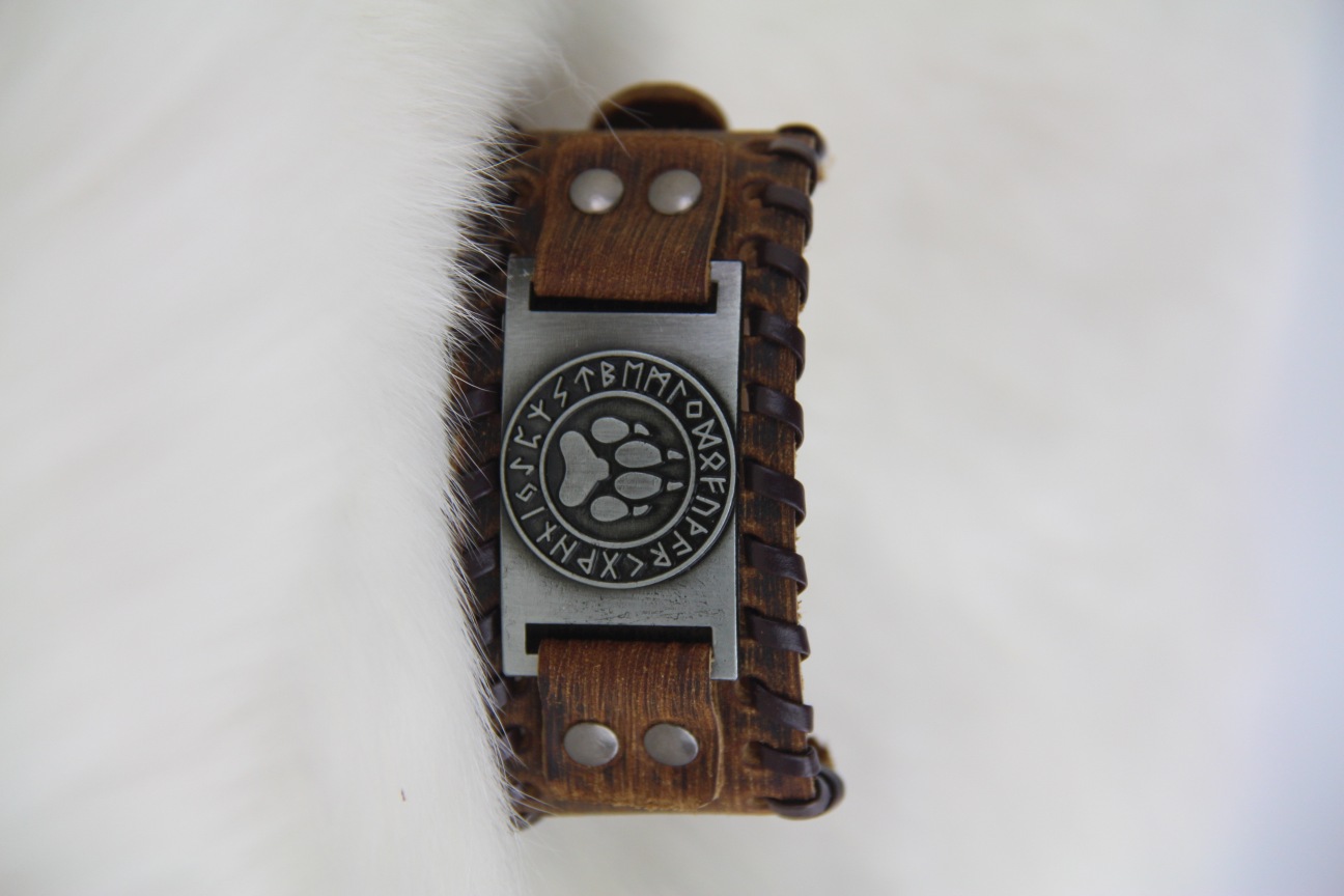 Bear Paw Runes Bracelet Detail